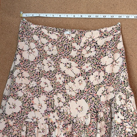 3/$8 - Roxy floral layered ruffle hem high low mini skirt - M - Picture 2 of 6